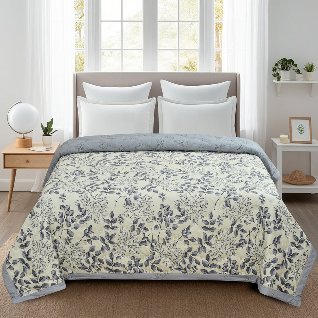 Furnofy 200 GSM Premium King Size Reversible Comforter/Quilt (220x224 cm) - Microfiber, Pack of 1, Floral White