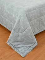 Furnofy 220 GSM Premium King Size Reversible Comforter/Quilt (220x224 cm) - Microfiber, Pack of 1
