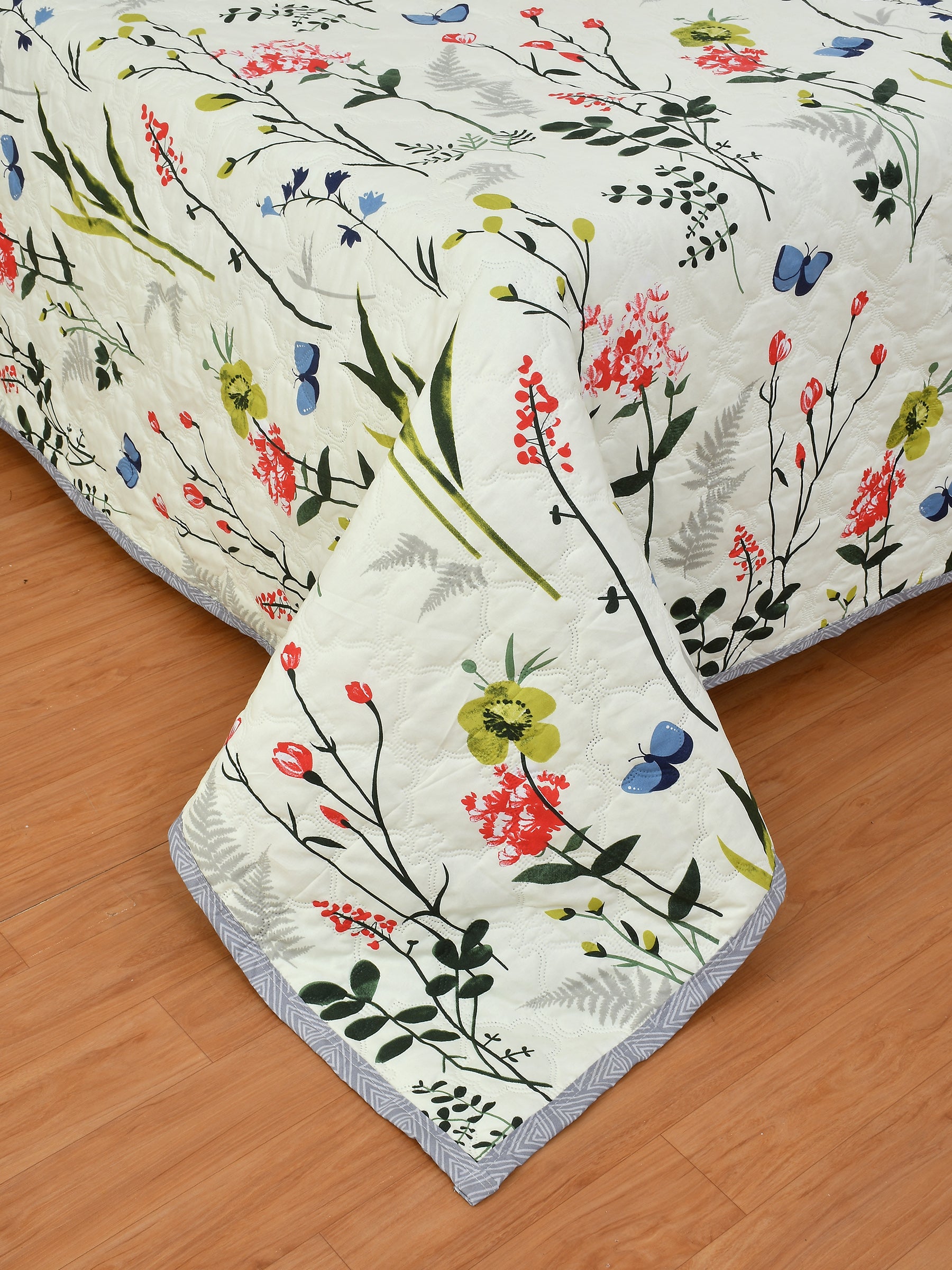 Furnofy 200 GSM Premium King Size Reversible Comforter/Quilt (220x224 cm) - Microfiber, Pack of 1, Floral White