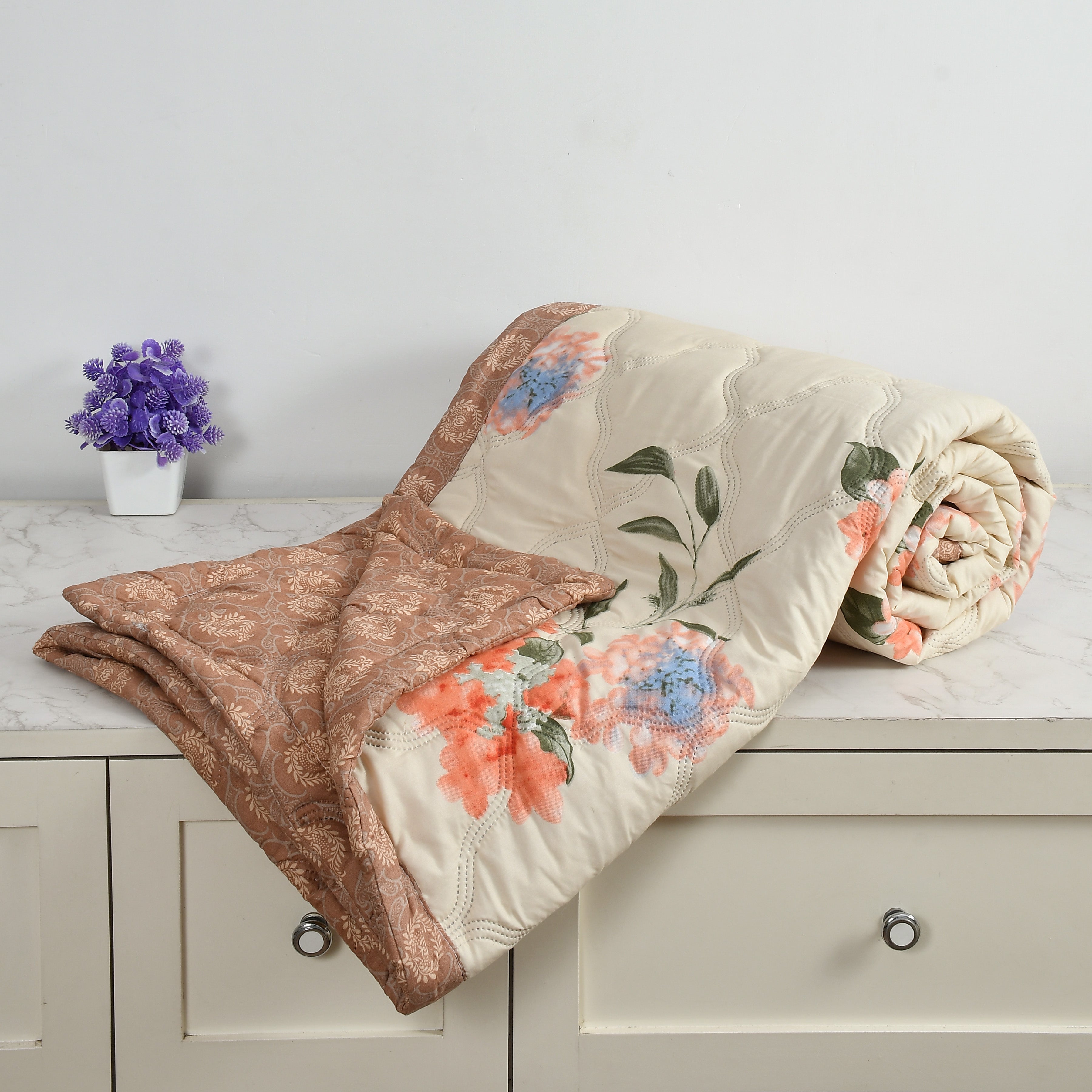 Furnofy 200 GSM Premium King Size Reversible Comforter/Quilt (220x224 cm) - Microfiber, Pack of 1, Floral Beige