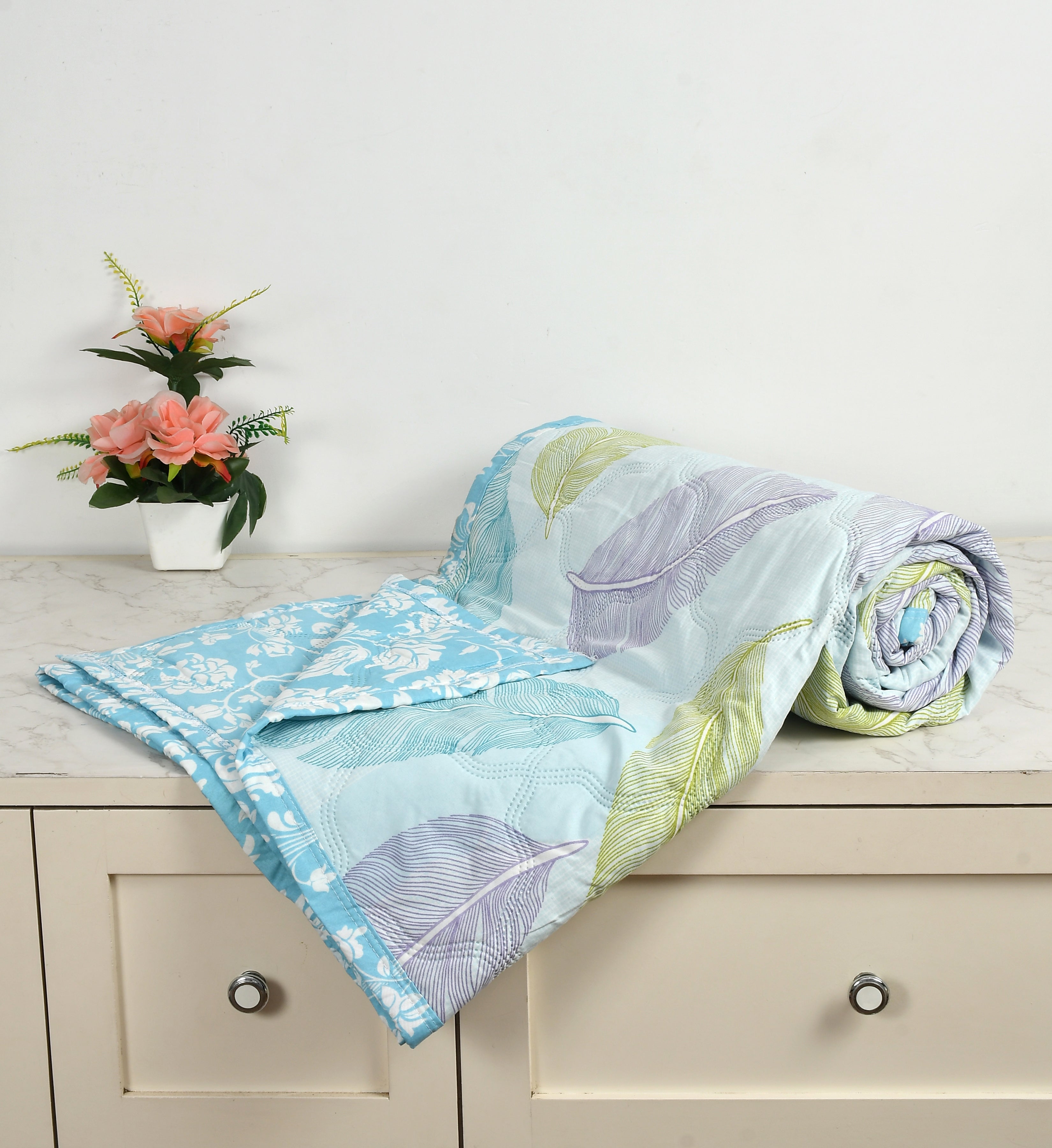 Furnofy 200 GSM Premium King Size Reversible Comforter/Quilt (220x224 cm) - Microfiber, Pack of 1