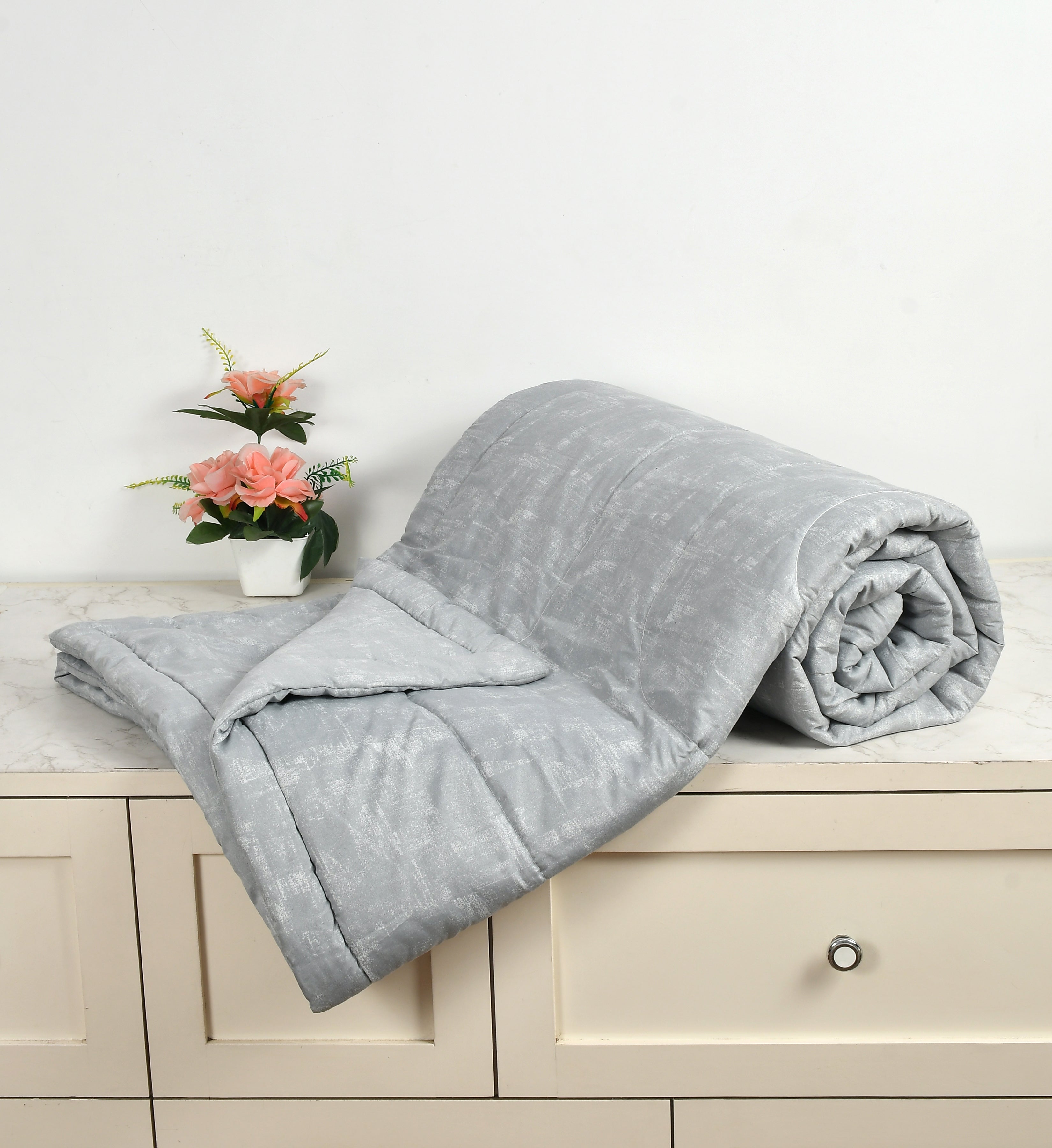 Furnofy 220 GSM Premium King Size Reversible Comforter/Quilt (220x224 cm) - Microfiber, Pack of 1