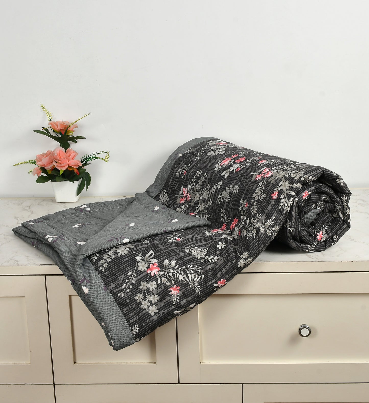 Furnofy 200 GSM Premium King Size Reversible Comforter/Quilt (220x224 cm) - Microfiber, Pack of 1