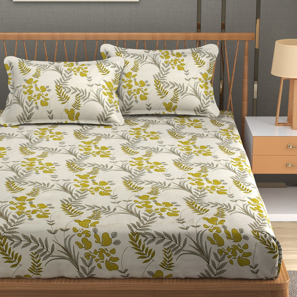 Furnofy Premium Printed Double Bedsheet (90x100 Inches) with 2 Pillow Covers (Gift Set) - Flat, Cream & Green- Floral