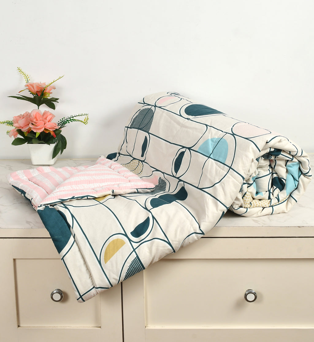 Furnofy 220 GSM Premium King Size Reversible Comforter/Quilt (220x224 cm) - Microfiber, Pack of 1