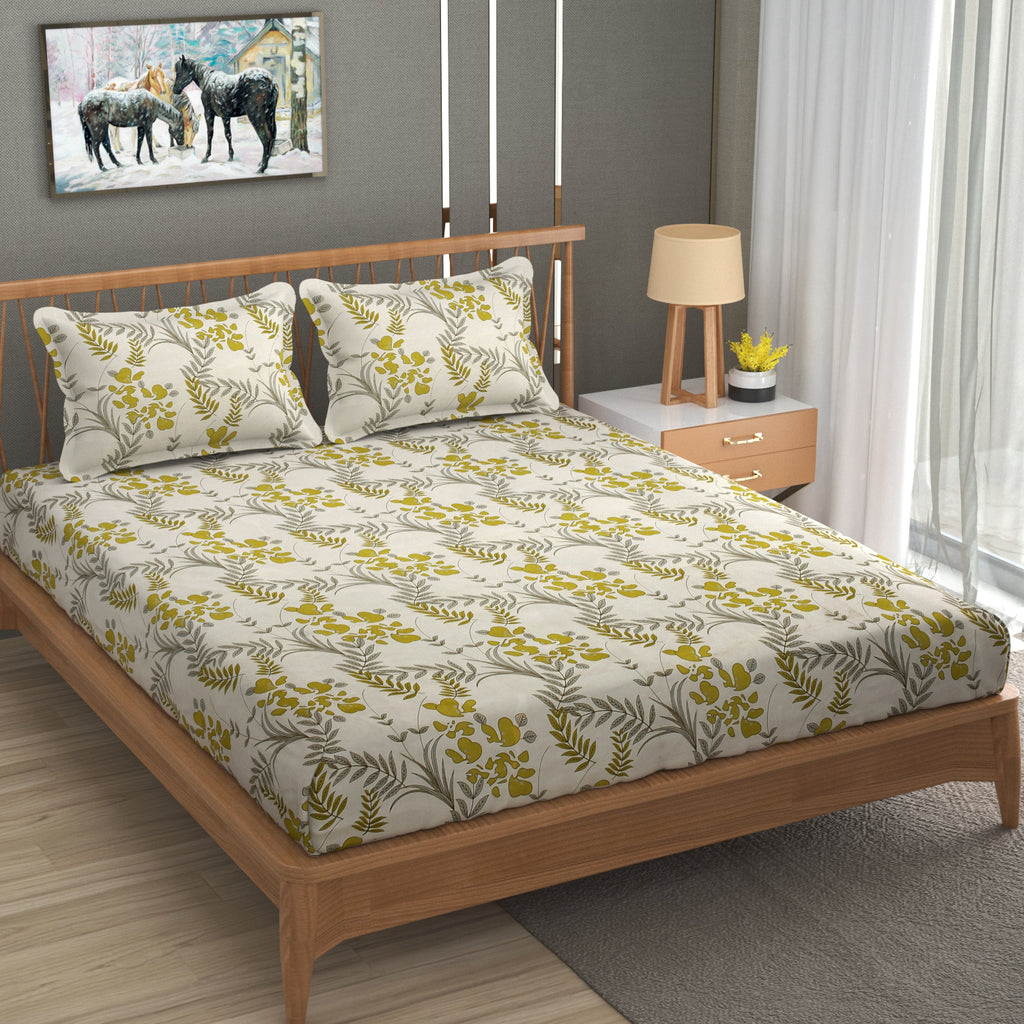 Furnofy Premium Printed Double Bedsheet (90x100 Inches) with 2 Pillow Covers (Gift Set) - Flat, Cream & Green- Floral