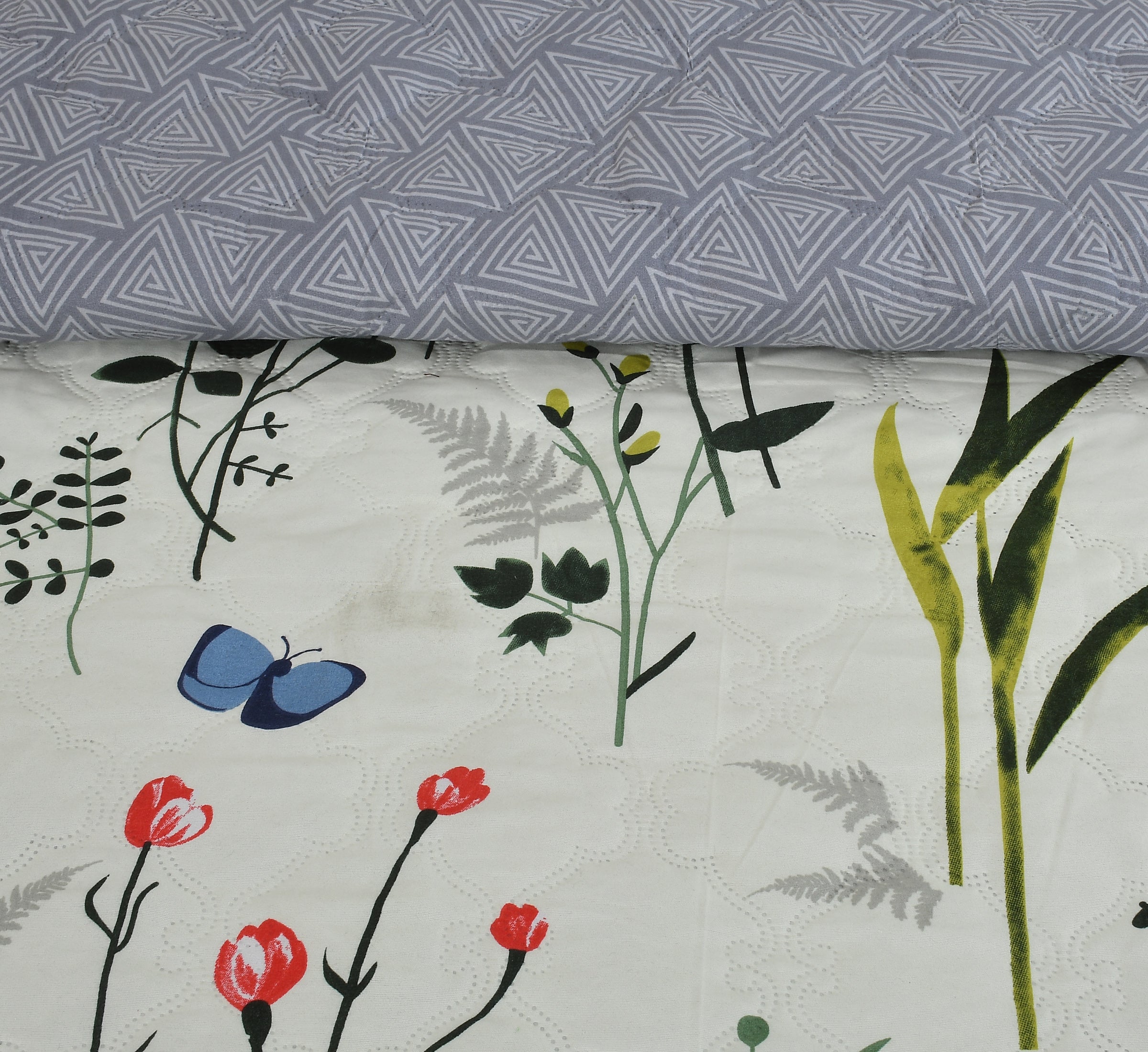 Furnofy 200 GSM Premium King Size Reversible Comforter/Quilt (220x224 cm) - Microfiber, Pack of 1, Floral White