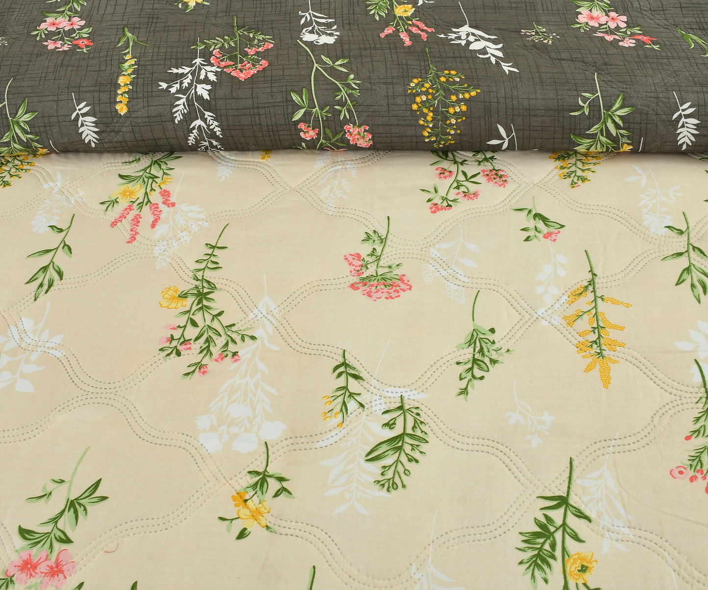 Furnofy 200 GSM Premium King Size Reversible Comforter/Quilt (220x224 cm) - Microfiber, Pack of 1