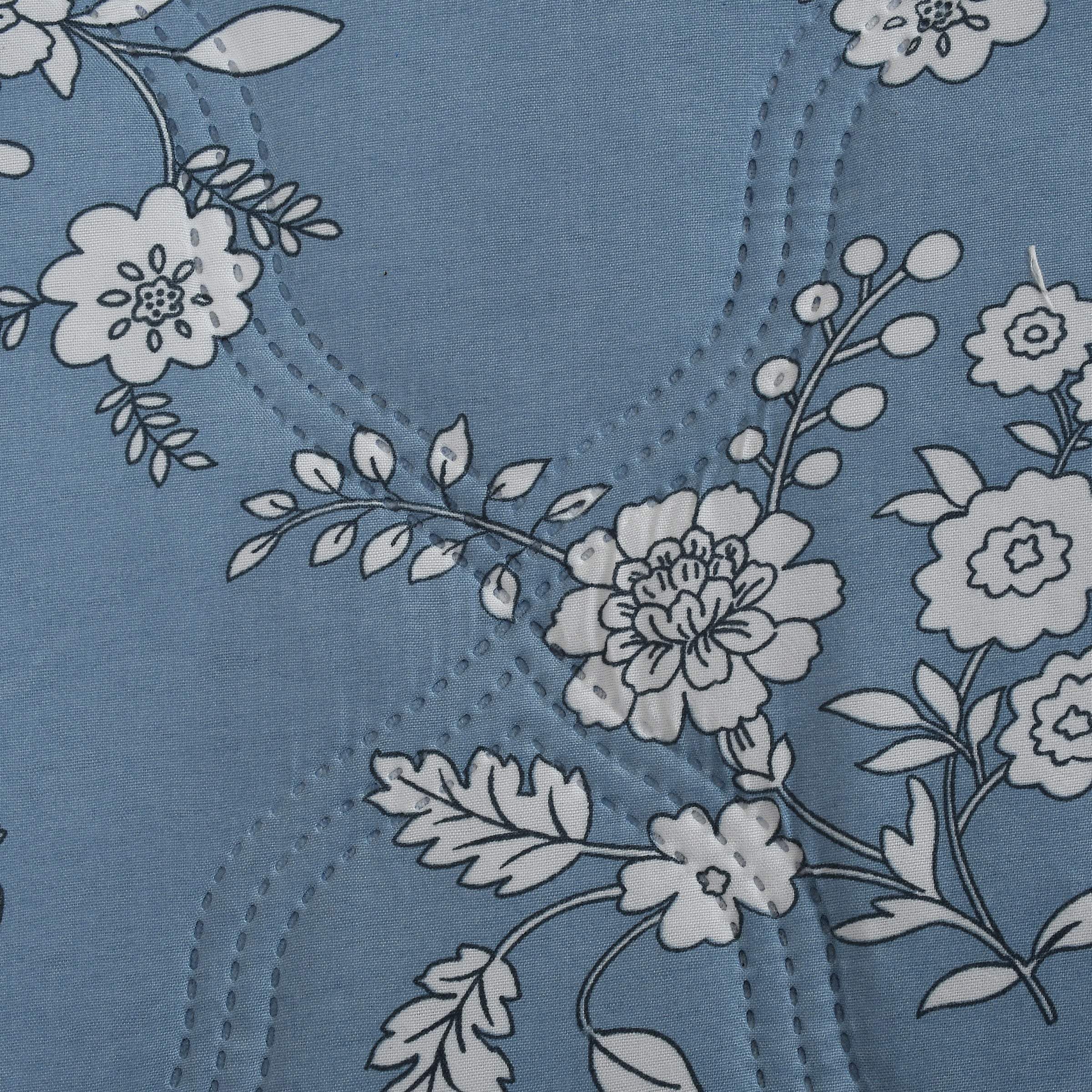 Furnofy 200 GSM Premium King Size Reversible Comforter/Quilt (220x224 cm) - Microfiber, Pack of 1, Floral - Blue